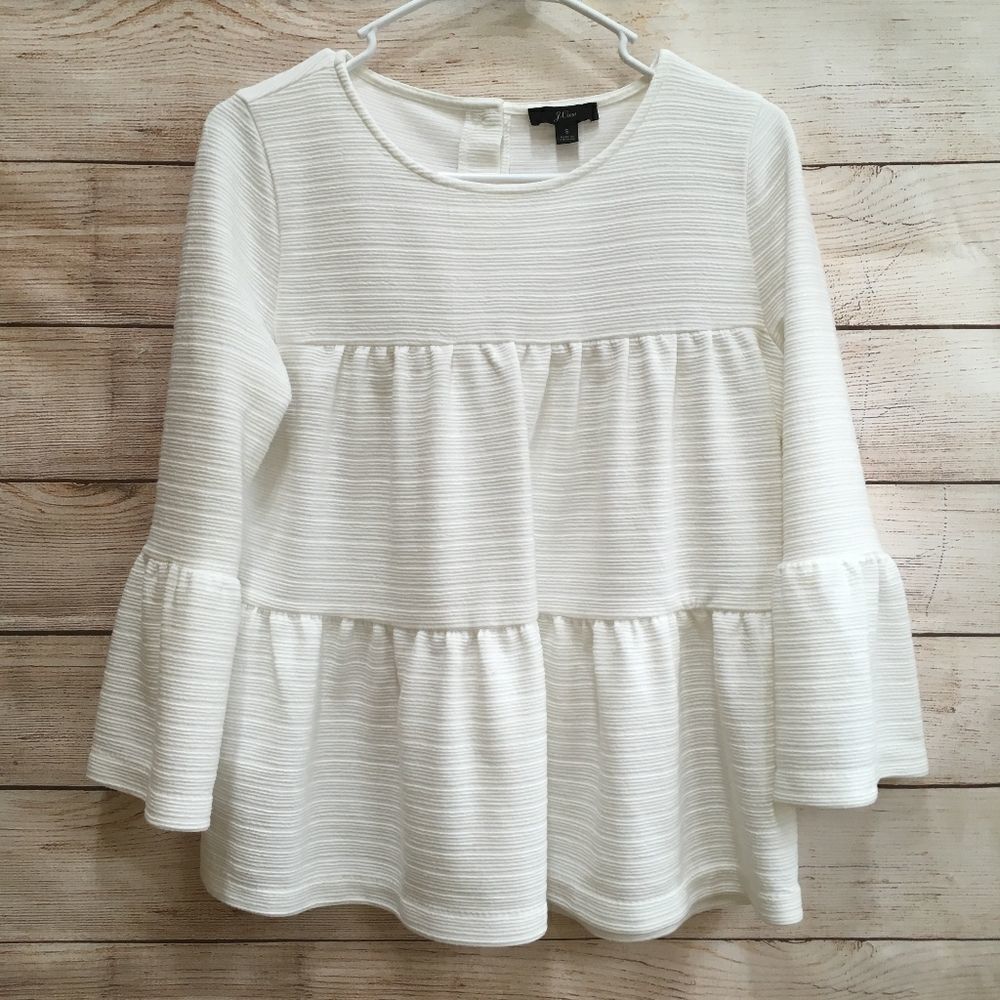 J CREW TIERED TOP IN WHITE RIBBED KNIT‎